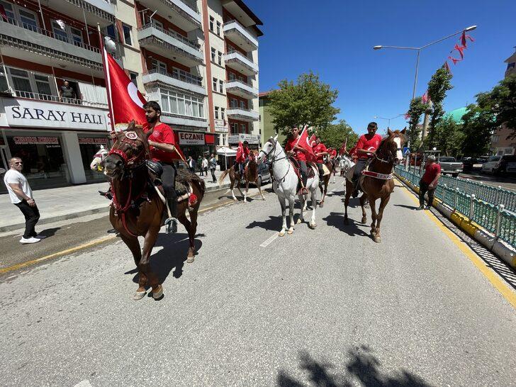 Atatürk'ün Erzurum'a gelişinin 103. yıl dönümü törenle kutlandı G3