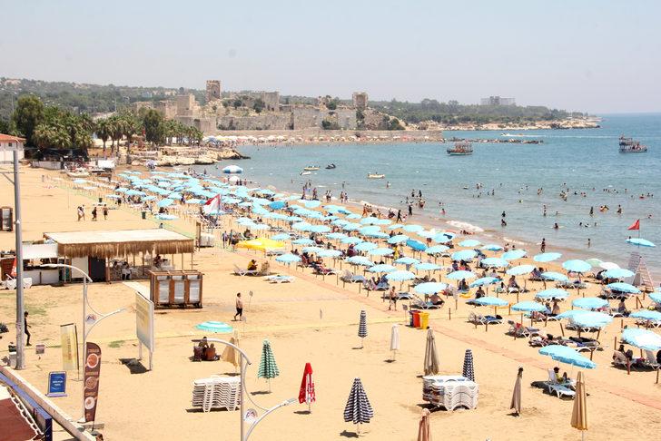 Mersin'de sıcak havadan bunalanlar denize koştu G2