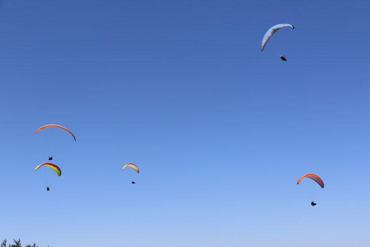 Çankırı'da düzenlenen yamaç paraşütü mesafe yarışması başladı G4