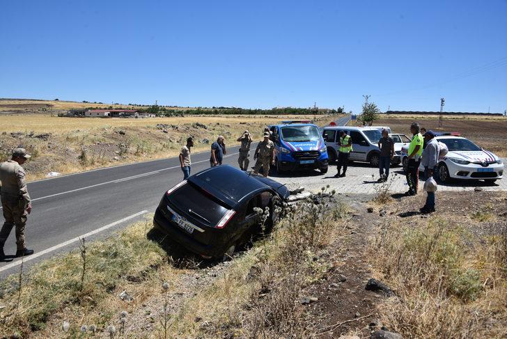 Şanlıurfa'da devrilen otomobildeki 3 kişi yaralandı G2