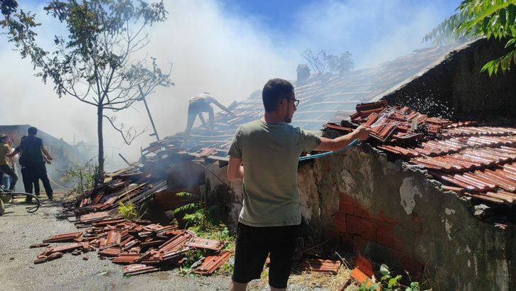 Maltepe'de gecekonduda çıkan yangın söndürüldü G3