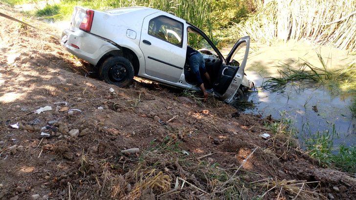 Adana'da dereye düşen otomobildeki 4 kişi yaralandı G3