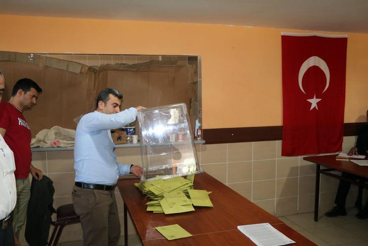 Yeniden belde olan Dodurga'da yapılan seçimde oy verme işlemi sona erdi G4