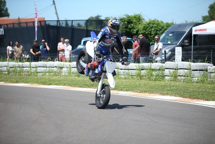 Yamaha "R25 TR54 Edition" sahipleri, anahtarlarını Toprak Razgatlıoğlu'ndan aldı G2