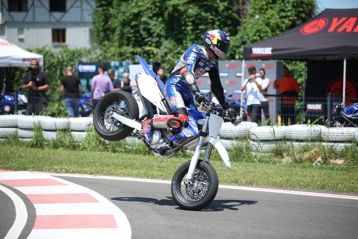 Yamaha "R25 TR54 Edition" sahipleri, anahtarlarını Toprak Razgatlıoğlu'ndan aldı G3