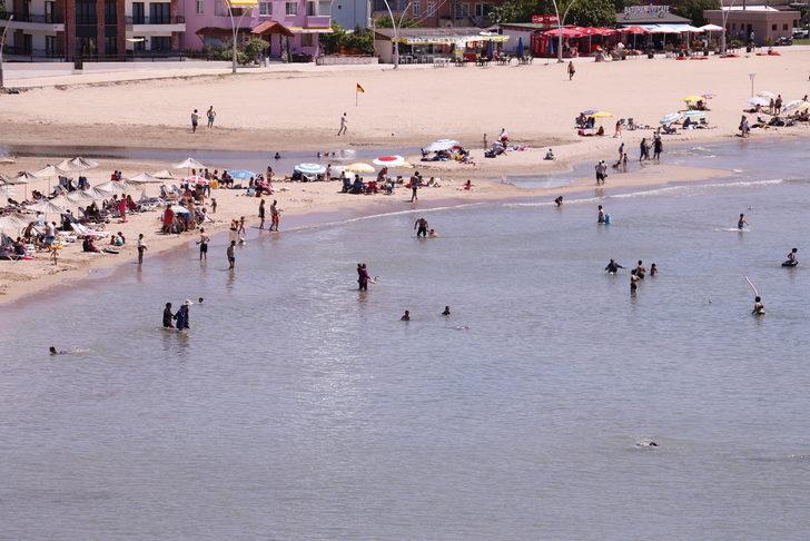 Kandıra'nın mavi bayraklı plajlarında hafta sonu hareketliliği G1