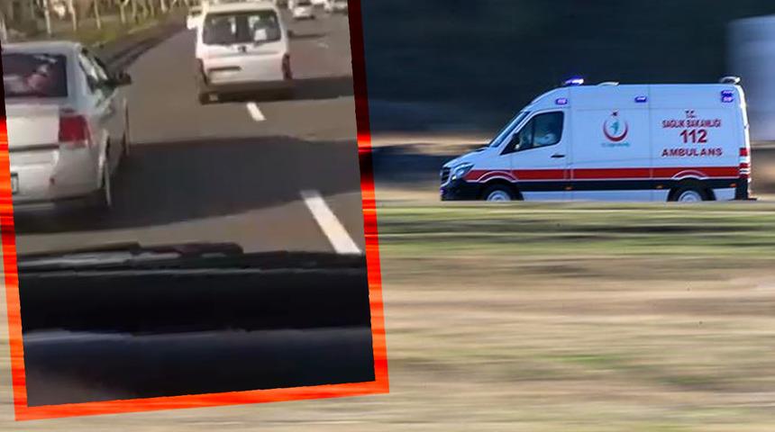 Bakan Koca o anları paylaştı: Ambulansa yol vermediler!