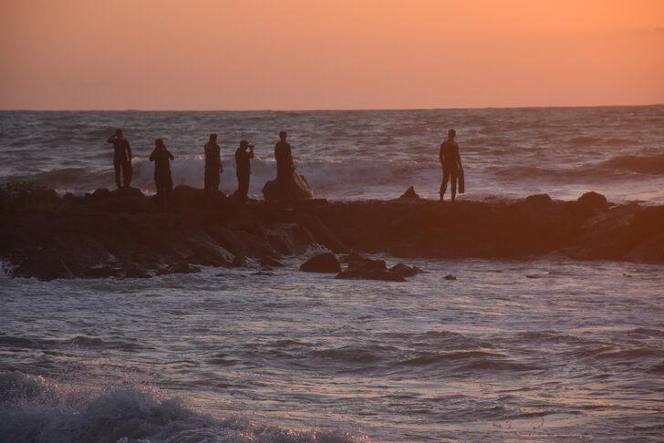 Trabzon'da denizde boğulma tehlikesi geçiren 3 kişiden 2'si kurtarıldı G1