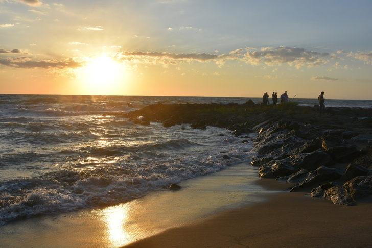 Trabzon'da denizde boğulma tehlikesi geçiren 3 kişiden 2'si kurtarıldı G5