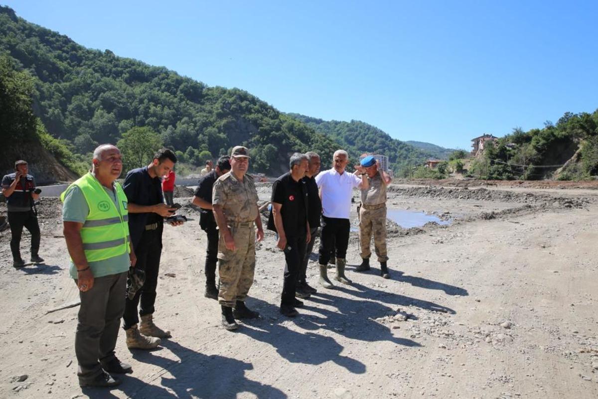 Batı Karadeniz'deki yağış sonrası 2 kişiyi arama &ccedil;alışmaları devam ediyor