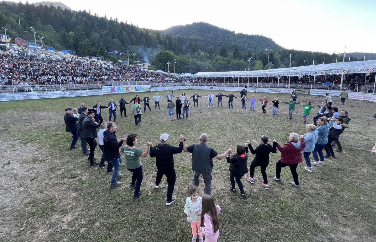 "41. Kafkas&ouml;r K&uuml;lt&uuml;r, Turizm ve Sanat Festivali" sona erdi