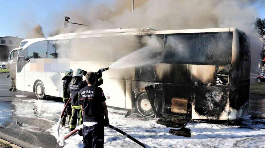 Yolcu almak için otogara gidecekti! Cayır cayır yandı