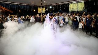 Manchester Cityli İlkay Gündoğan düğününü memleketi Dursunbey'de yaptı