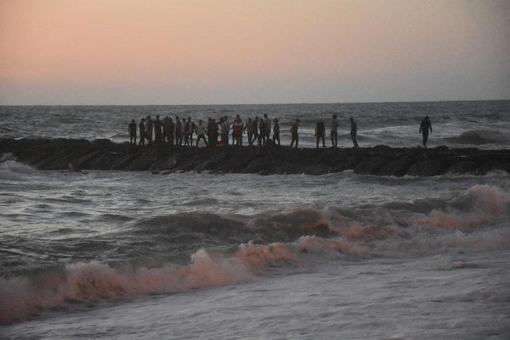 GÜNCELLEME- Trabzon'da denizde boğulma tehlikesi geçiren 3 kişiden 2'si kurtarıldı G4