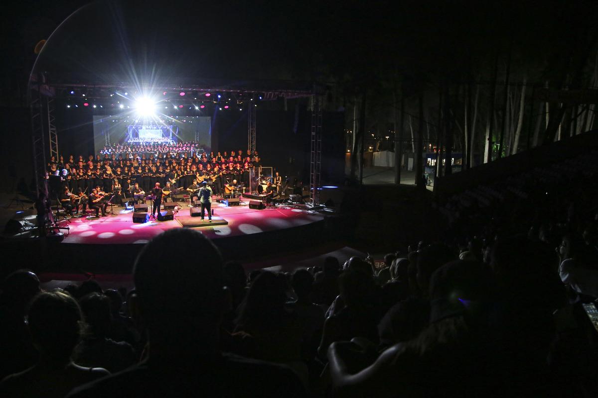 Doktorlar, Antalya'da ihtiya&ccedil; sahibi &ccedil;ocuklar i&ccedil;in konser verdi