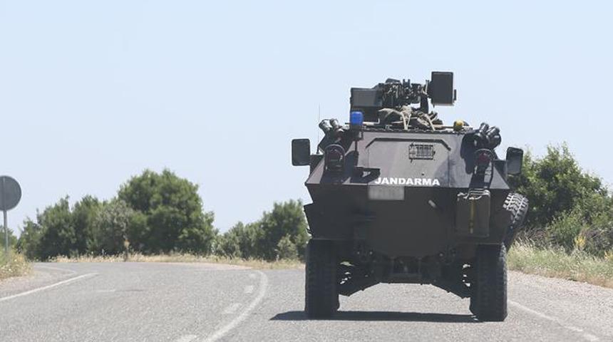 Son dakika: 'Dur' ihtarına uymayan araca ateş açıldı! 1 göçmen hayatını kaybetti