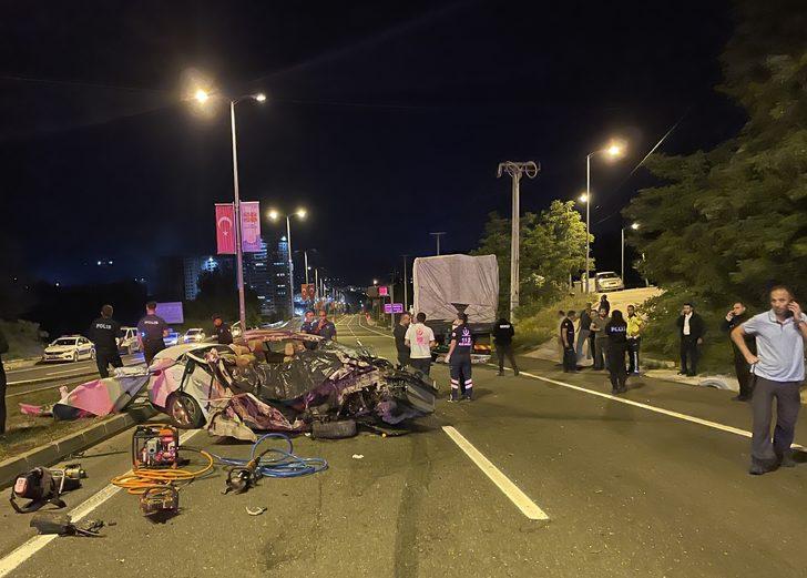Kastamonu'da kamyona çarpan otomobildeki 1 kişi öldü, 3 kişi yaralandı G3