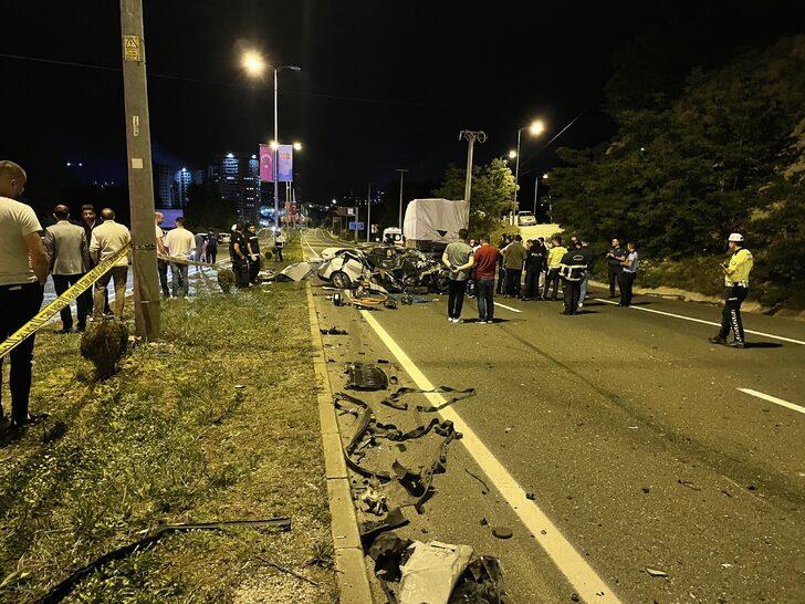 Kastamonu'da kamyona çarpan otomobildeki 1 kişi öldü, 3 kişi yaralandı G4