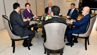 Altılı masanın hemen yanı başında duruyordu! Hepsini Meral Akşener seçti…