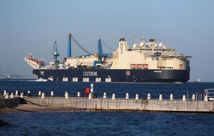 Derin denizde boru indirme işlemi yapacak gemi Çanakkale Boğazı'ndan geçti G1