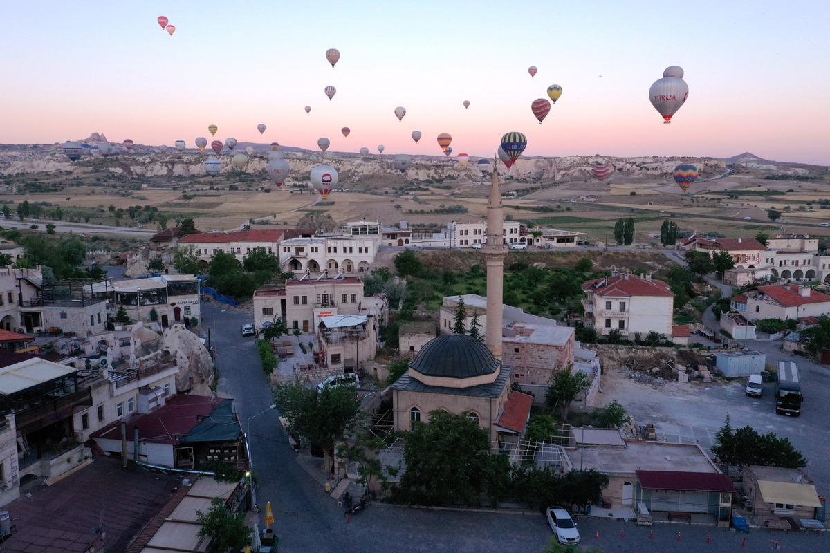 Yılın ilk yarısında 258 bin turist Kapadokya'yı kuşbakışı izledi