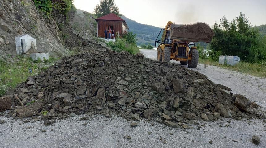 Sinop'ta ilginç olay! Turistik şelaleye giden yolu toprakla kapattı... "Burası dedelerimizin"