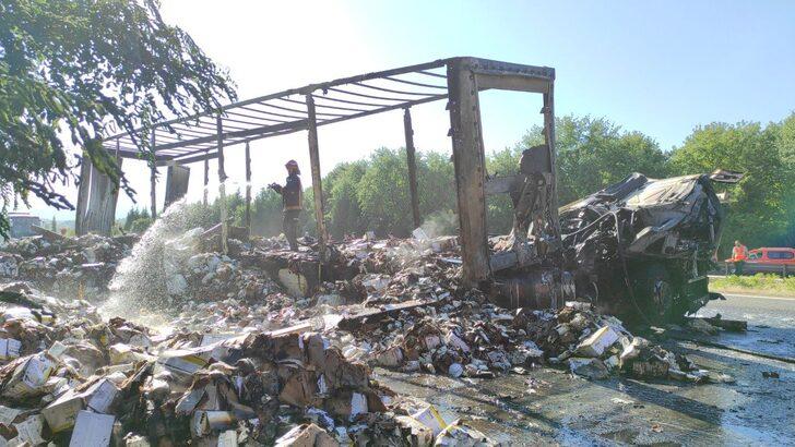 Anadolu Otoyolu'nda kazada alev alan tırın sürücüsü yaşamını yitirdi G2