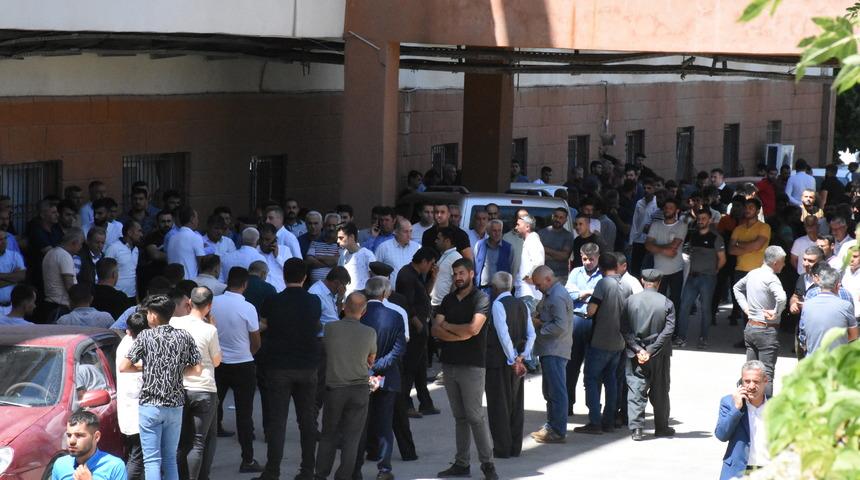 Şırnak'ta kullandığı iş makinesinin kabinine kaya parçası düşen operatör öldü