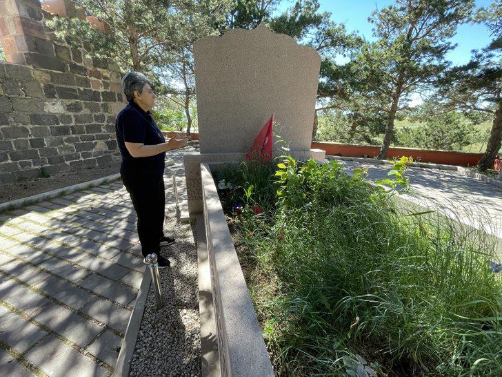 Azerbaycan'ın gazi kadın komutanı Nene Hatun'un kabrini ziyaret etti G4