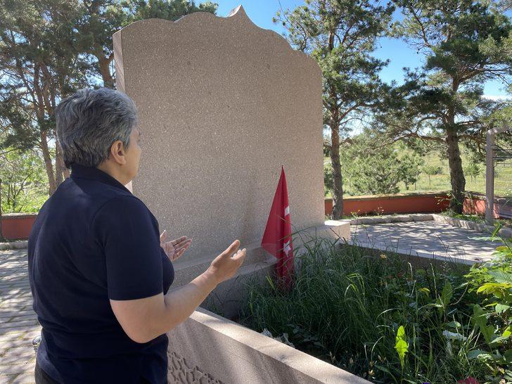 Azerbaycan'ın gazi kadın komutanı Nene Hatun'un kabrini ziyaret etti G5