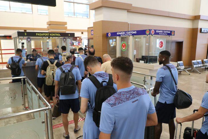 Trabzonspor, yurt dışı hazırlık kampı için Slovenya'ya gitti