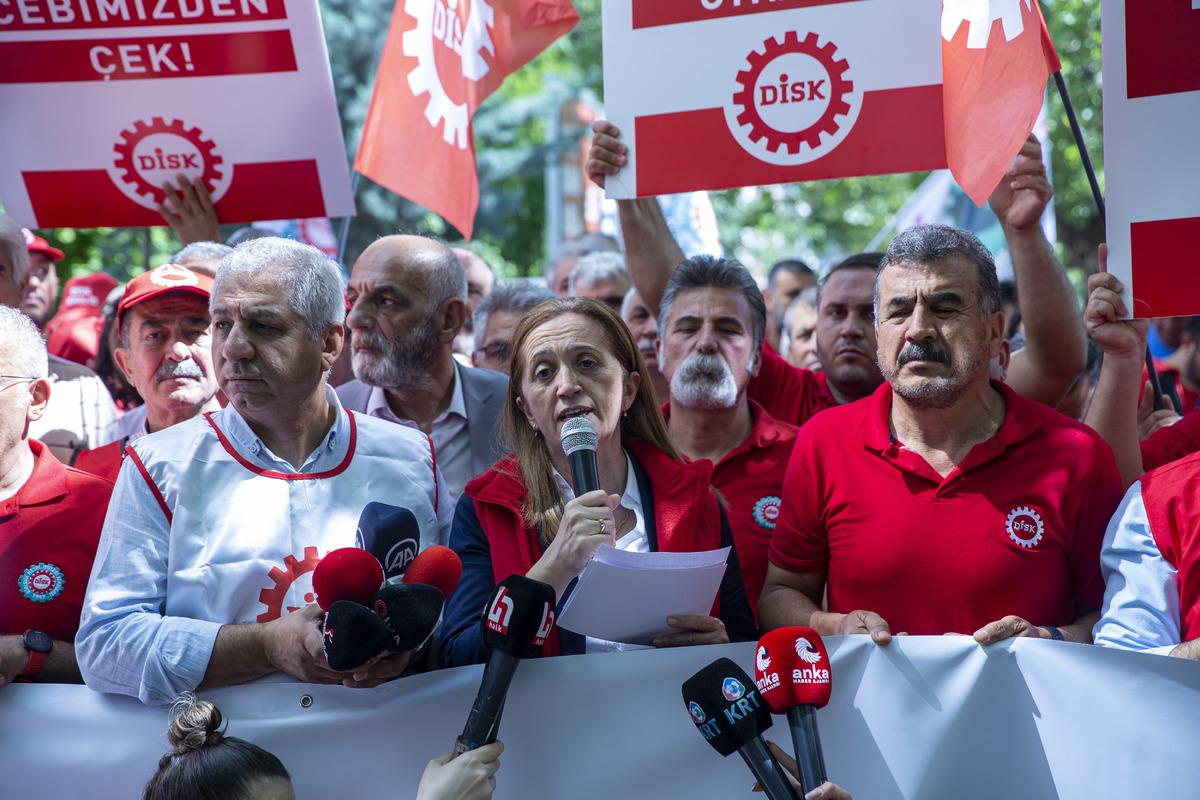 DİSK'ten T&Uuml;İK protestosu