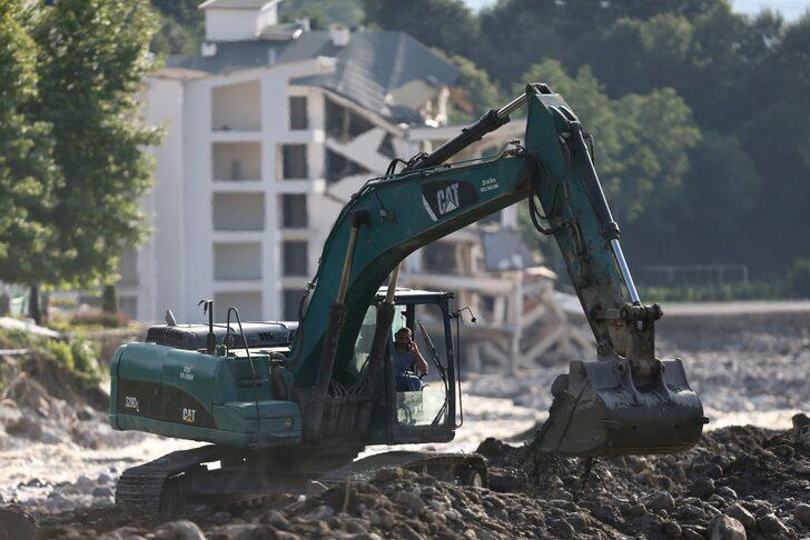 Düzce'de selden etkilenen dere yatakları ve köy yollarında çalışmalar sürüyor G4