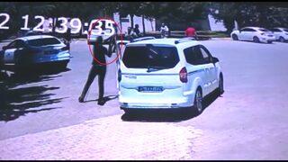 Sitede silahlı kavga kamerada! Sebebi 'pes' dedirtti