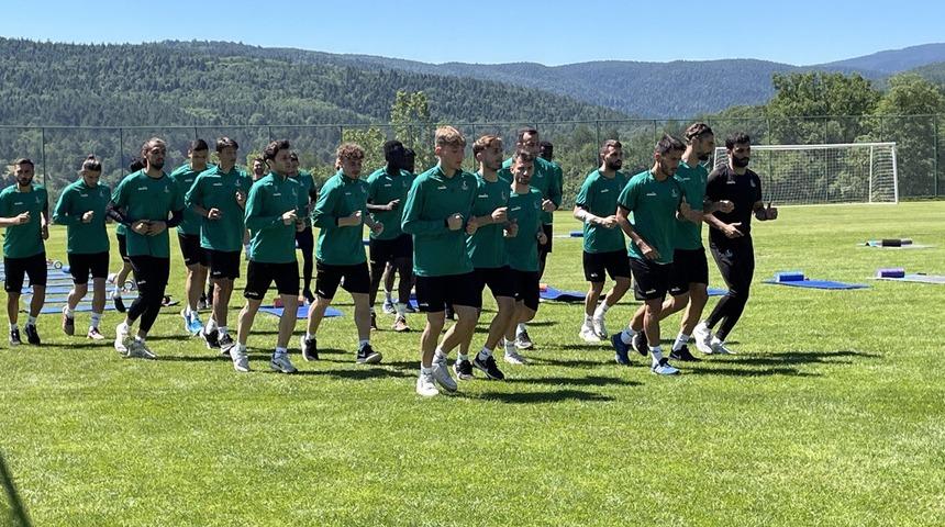 Sakaryaspor, yeni sezon öncesi Bolu'da güç depoluyor