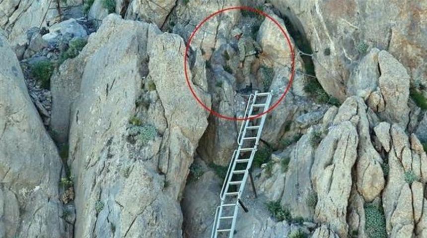 Zirvede zorlu n&ouml;bet: 157 basamaklı merdivenle &ccedil;ıkılıyor