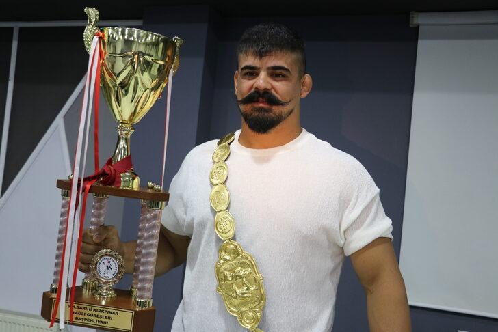 Kırkpınar Yağlı Güreşleri'nin başpehlivanı Şimşek, spora başlama hikayesini anlattı: G1