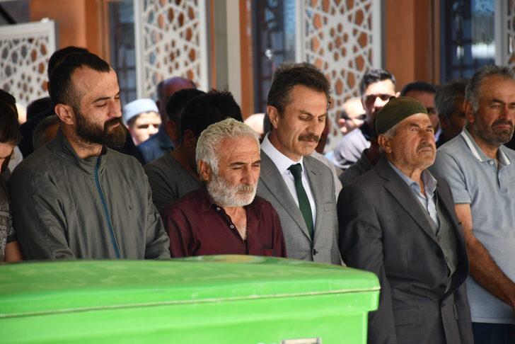 Sivas'ta trafik kazasında vefat eden Turunç çiftinin cenazeleri toprağa verildi G4