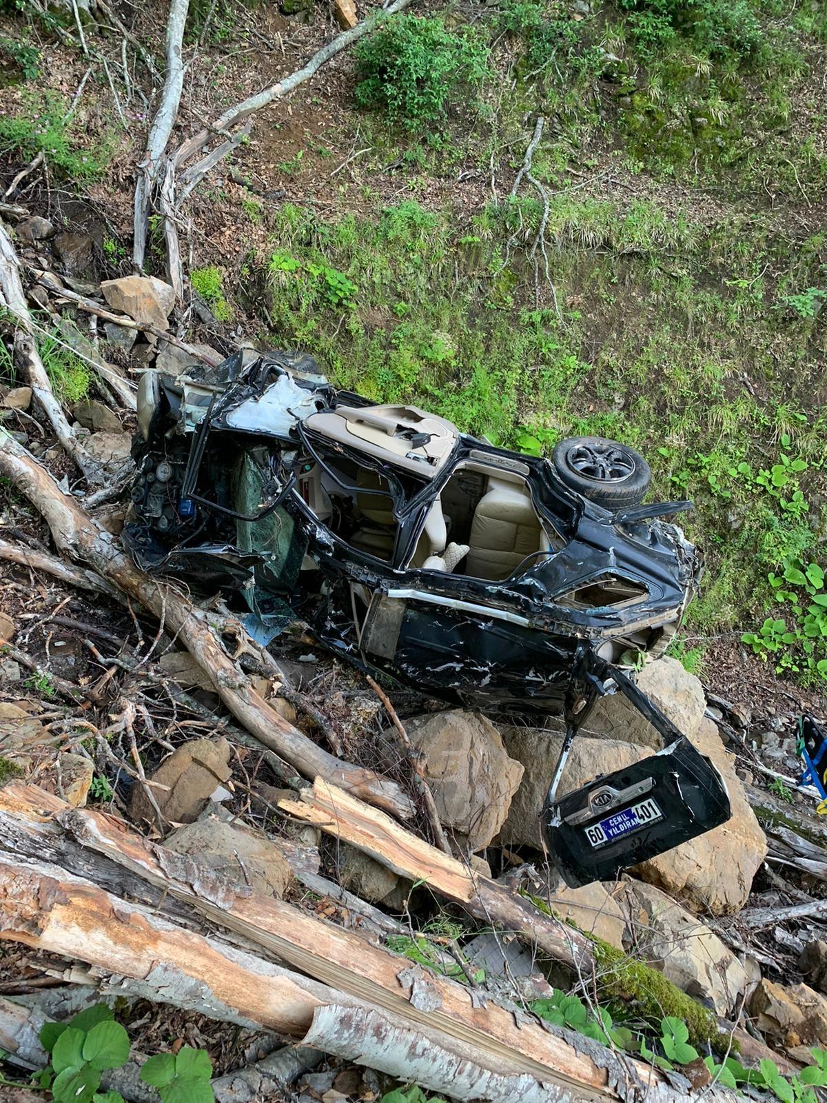 Kendisinden haber alınamayan kişi u&ccedil;uruma devrilen aracında &ouml;l&uuml; bulundu