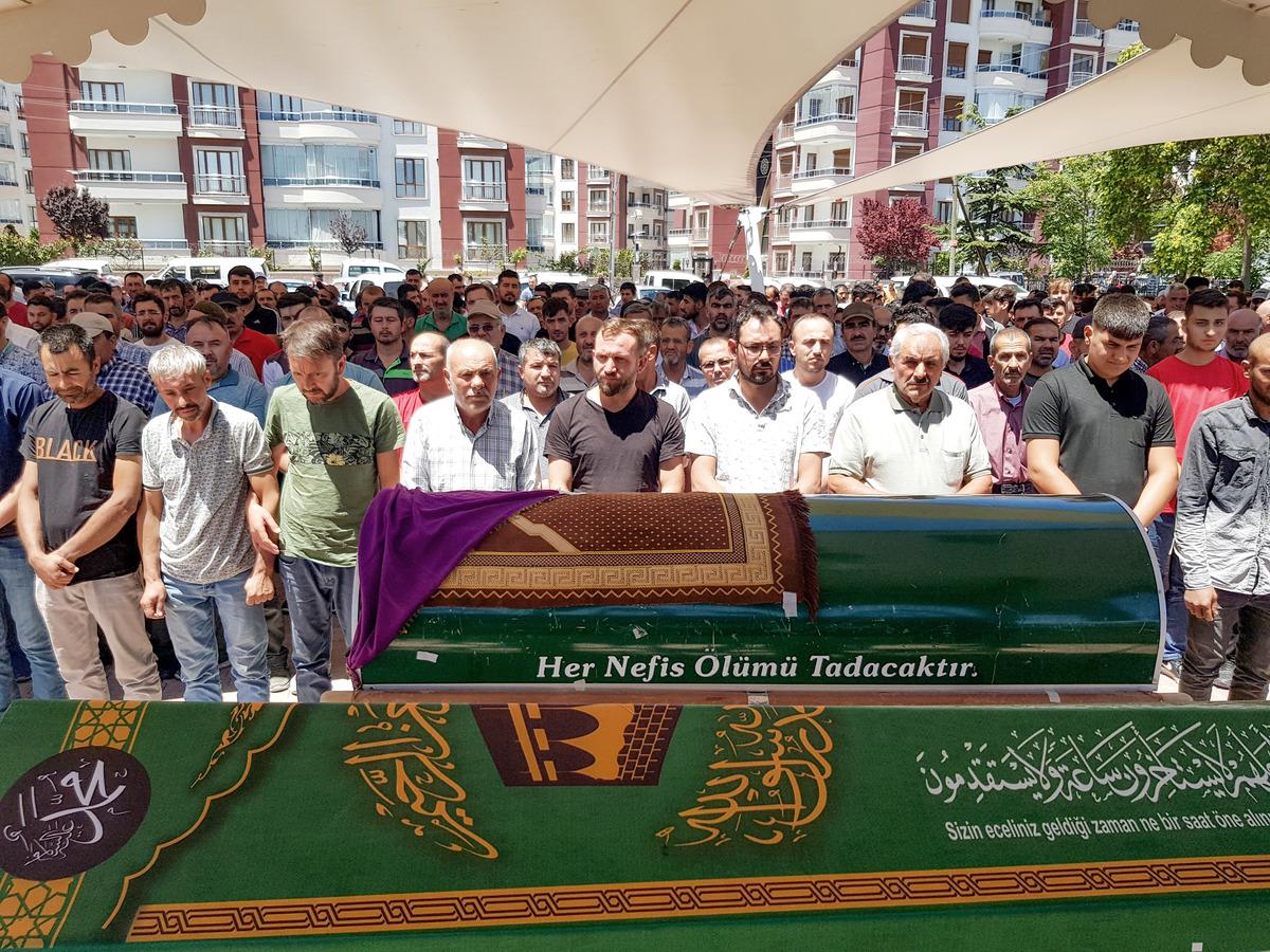 Konya'daki trafik kazasında &ouml;len gen&ccedil;lerden 4'&uuml;n&uuml;n cenazesi defnedildi
