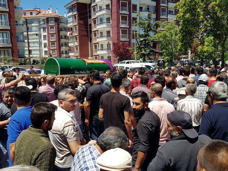 Konya'daki trafik kazasında ölen gençlerden 4'ünün cenazesi defnedildi G3