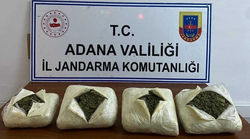 Adana'da 25 kilo 700 gram esrar ele geçirildi
