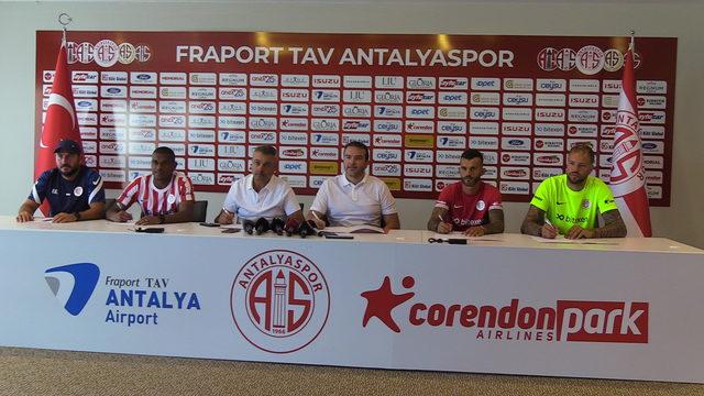 Antalyaspor, Martins, Boffin ve Güray Vural ile sözleşme yeniledi