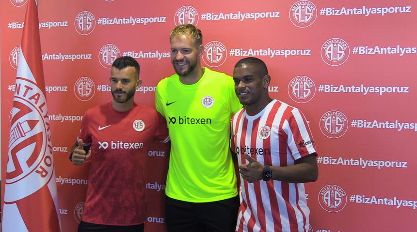 Antalyaspor, Martins, Boffin ve Güray Vural ile sözleşme yeniledi