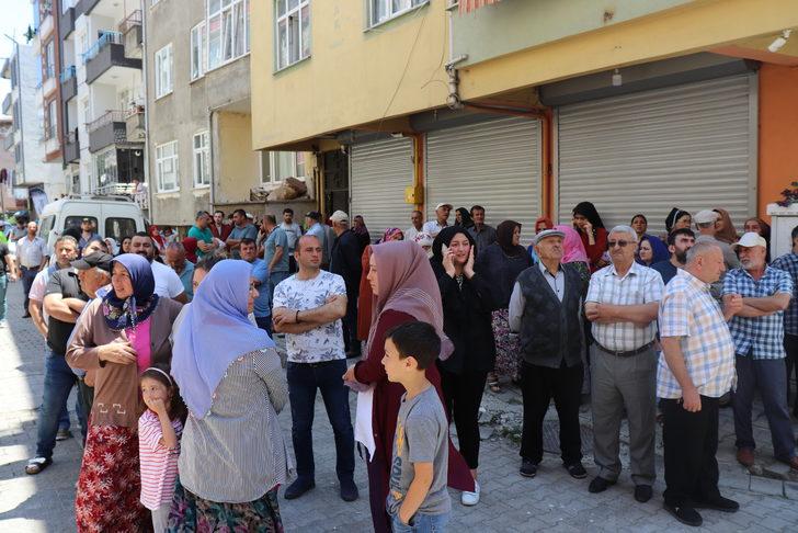 Ordu'da çıkan yangında 3 binanın çatısında hasar oluştu G2