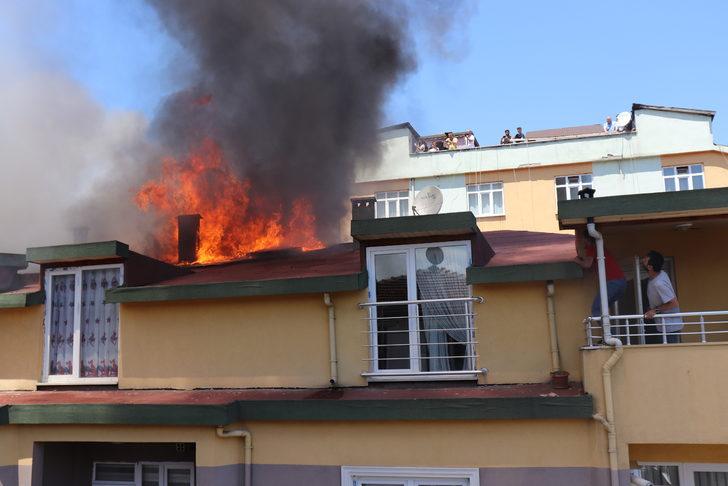 Ordu'da çıkan yangında 3 binanın çatısında hasar oluştu G4