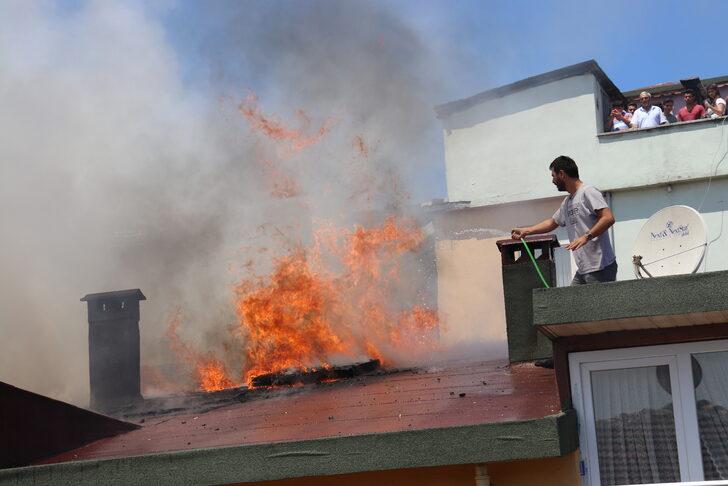 Ordu'da çıkan yangında 3 binanın çatısında hasar oluştu G5