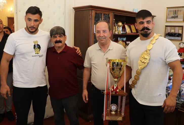Kırkpınar Başpehlivanı Şimşek'ten Edirne Belediye Başkanı Gürkan'a ziyaret G2