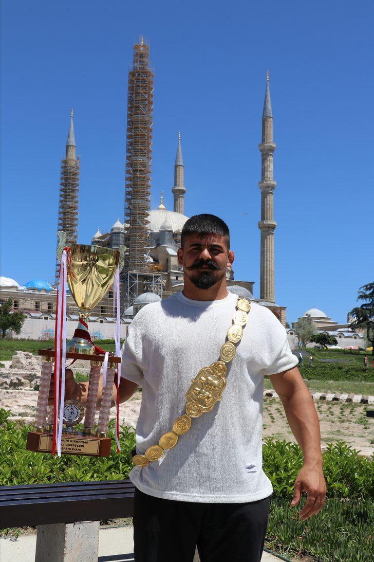 Kırkpınar Başpehlivanı Şimşek'ten Edirne Belediye Başkanı Gürkan'a ziyaret G5