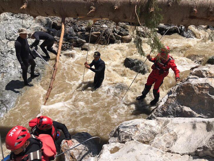 Kastamonu'da sele kapılan genci arama çalışmaları devam ediyor G2
